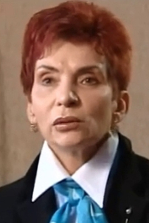 Natalia Bogdanova as официантка