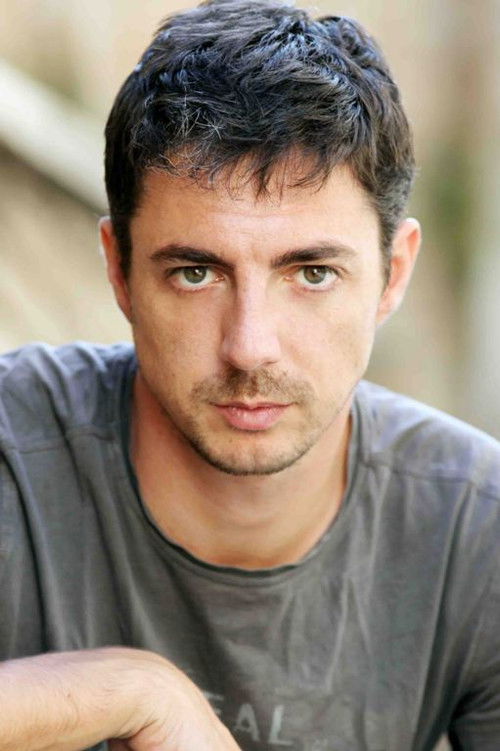 Daniele Grassetti as Maurizio