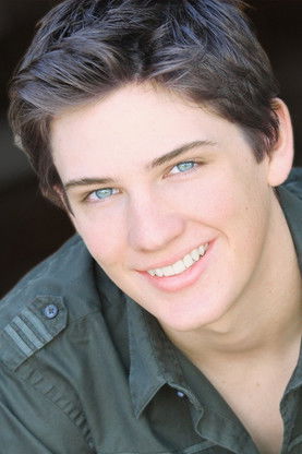 Michael Bolten as Kyle