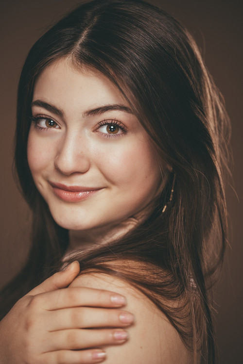 Gioia Parijs as Zoë
