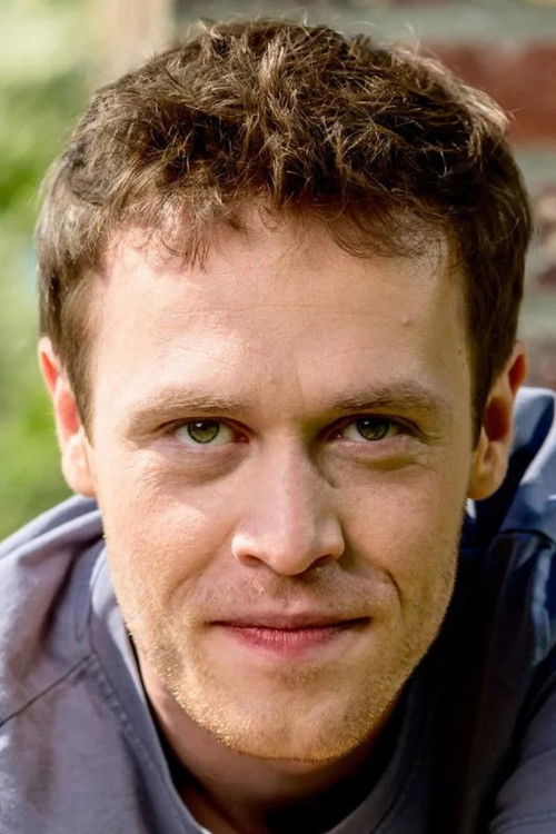 Gilles van Hecke as Xander