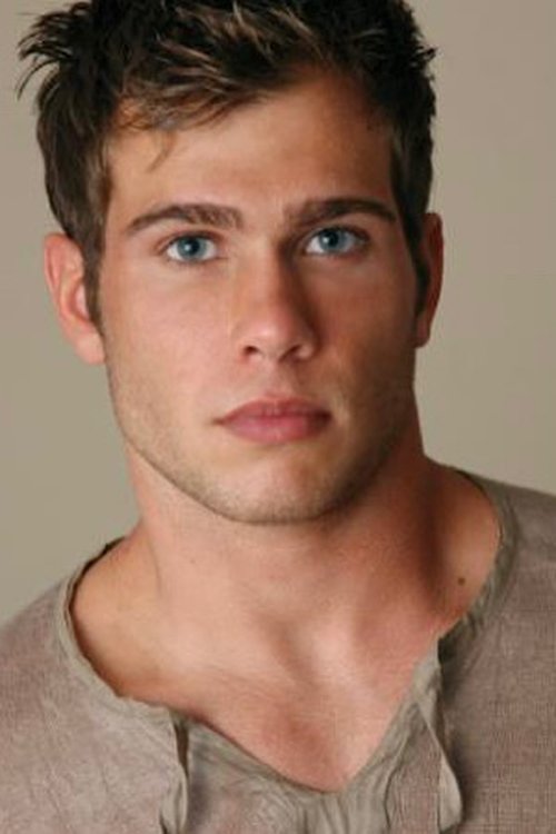 Kevin Peake as Leslie