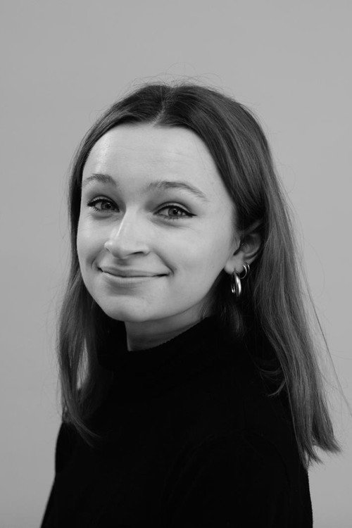 Marie-Lou Seince as Lola