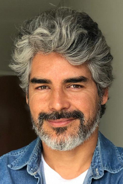 Alex Reis as Guilherme