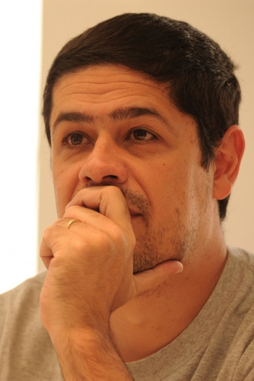 Luiz Adelmo Manzano as TV Narrator