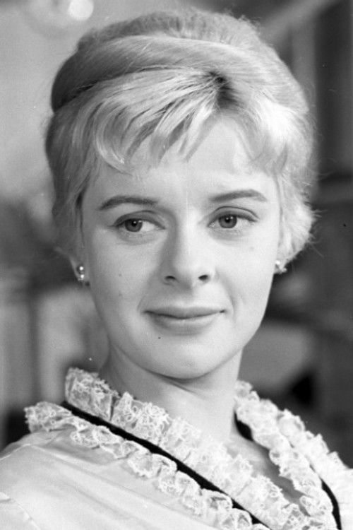 Ewa Radzikowska as Dziunia Jagielska