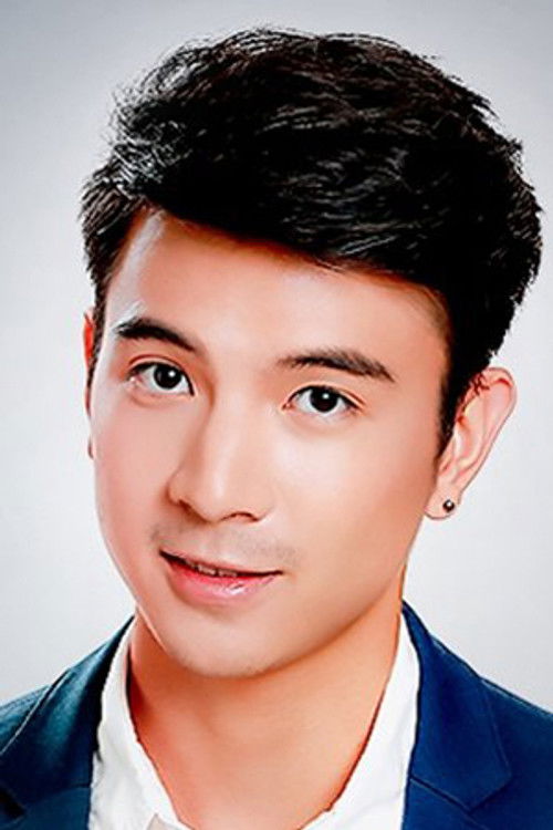 Rungsi Sarnkingthong as Earth