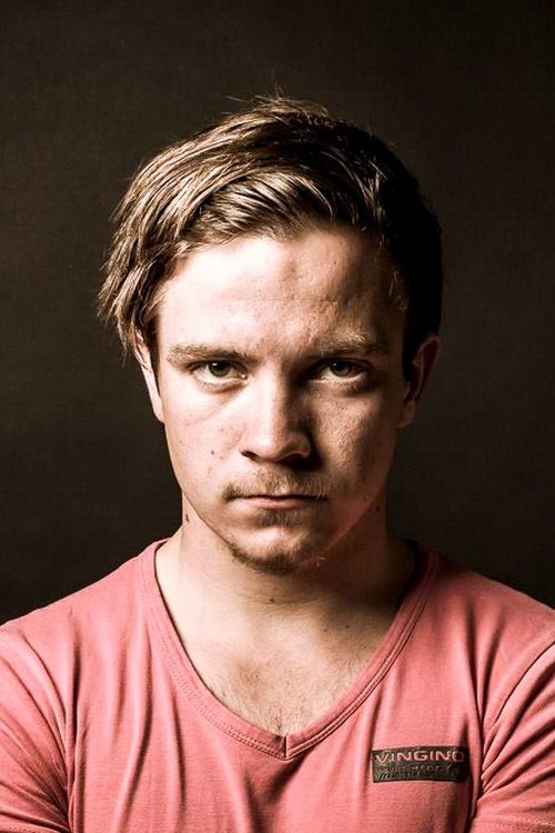 Bas van Prooijen as Luuk