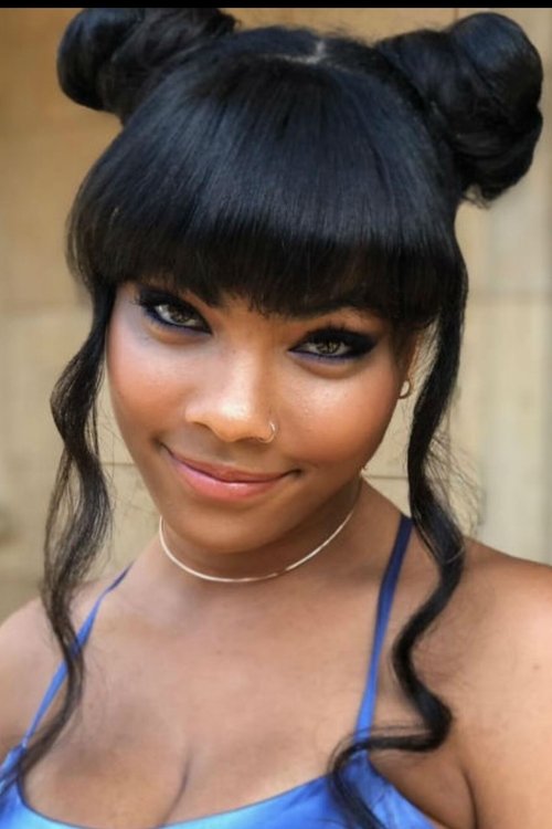 Bella Murphy as Omma