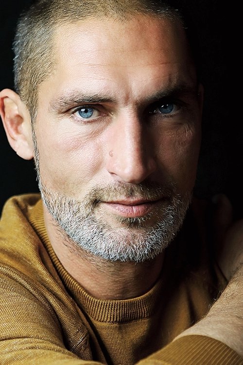 Gusztáv Dietz as Csempész