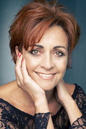 Paku Granxa as Alicia Zamora