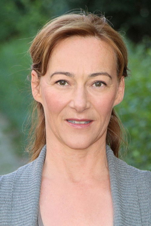 Dinah Geiger as Nonne