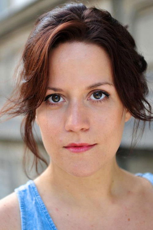 Julia-Maria Arnolds as Frau Winter