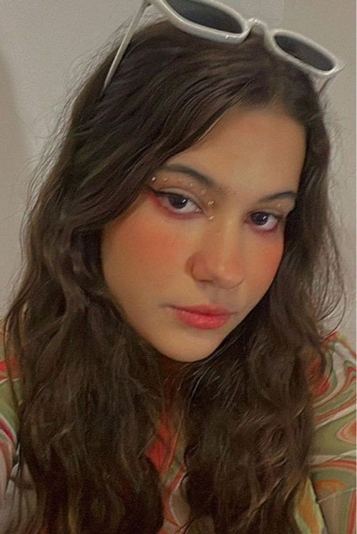 Carolina Fialho as Carol