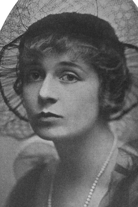 Katherine Corri Harris as Dorothy Hardin