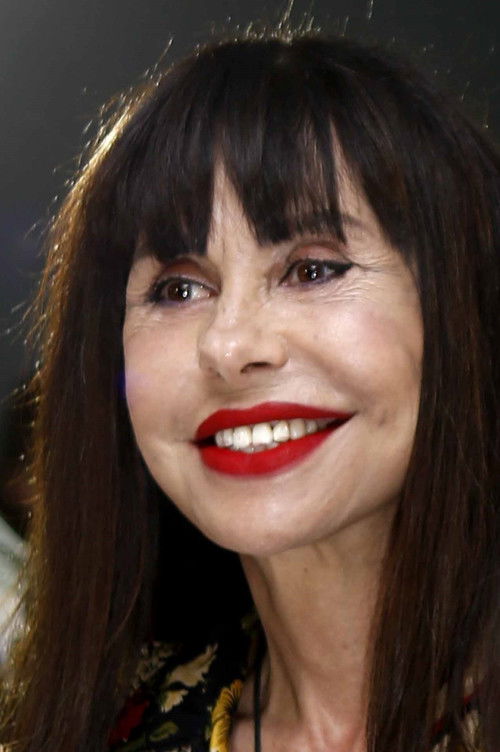 Manuela Moura Guedes as Gisele