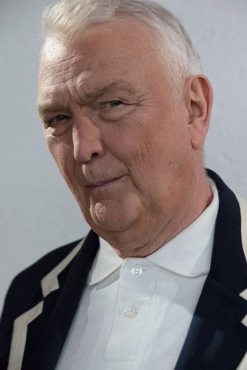 Harald Glitz as Henry