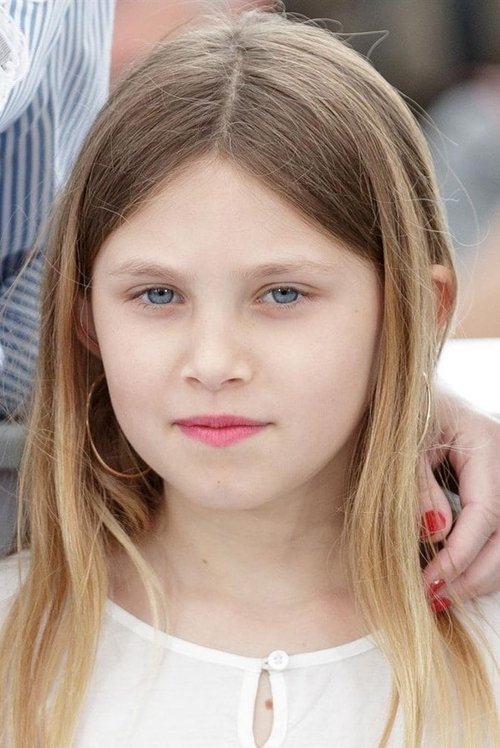 Ayline Etaix as Elli