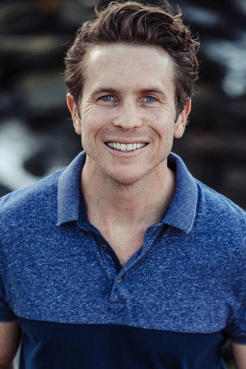 Eric Newcombe as Sean