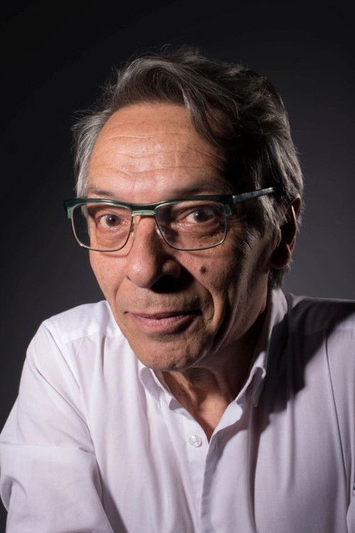 Tony River as Doctora Noticia