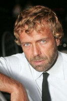 Massimo Ciavarro as De Rossi / figlio di Gruber