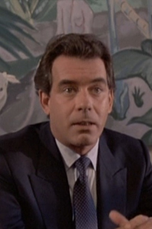 Alfredo Álvarez Calderón as Squad Leader