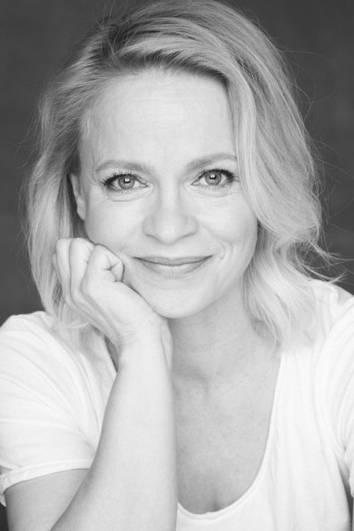 Sanna Majuri as Minna