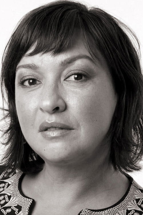 Elizabeth Peña as Carla