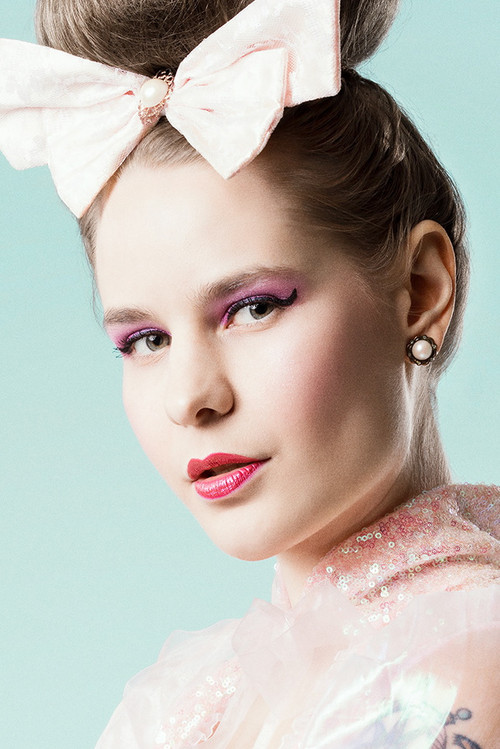 Ina Mikkola as Woman at the railway station