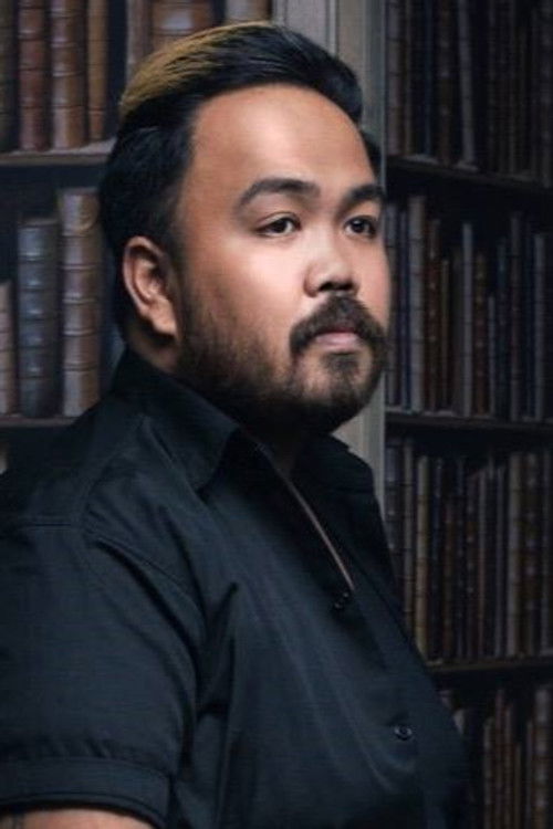 Jonathan Tadioan as Arturo