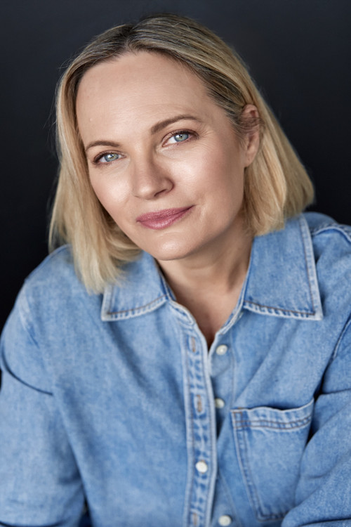 Nic Alexander as Kate