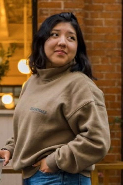 Débora Bautista as Entrevistadora