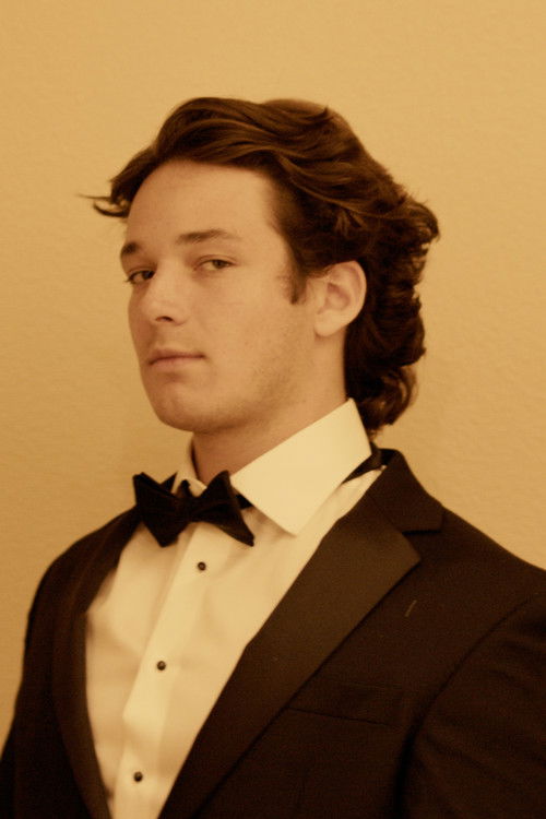 Dwyer O'Brien as Dwyer Evanson-Brando