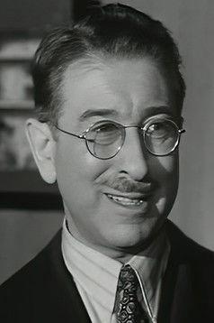 Teddy Bilis as Mouton