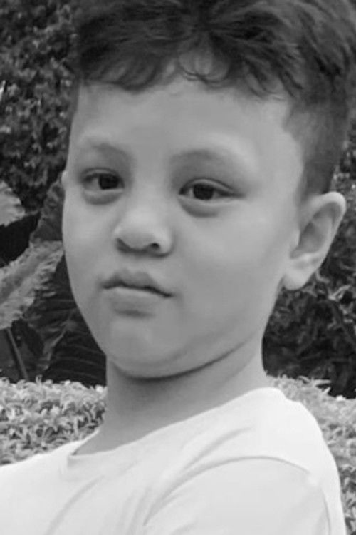 Deni Izharul Haq as Azrul