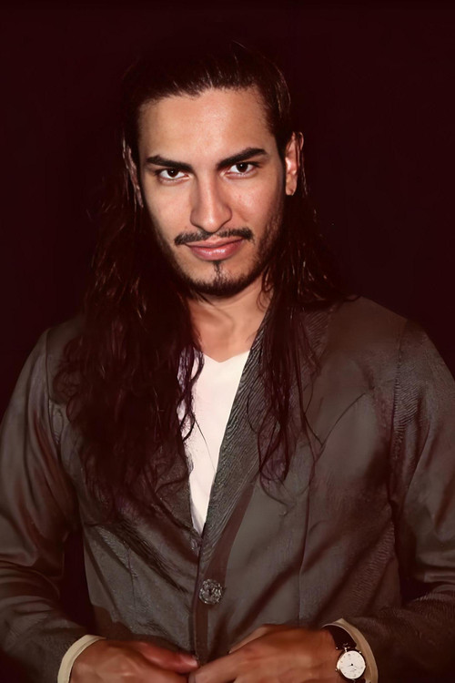 Marco Antonio González as Cousin 2