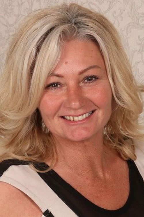 Mature British Ellen as 