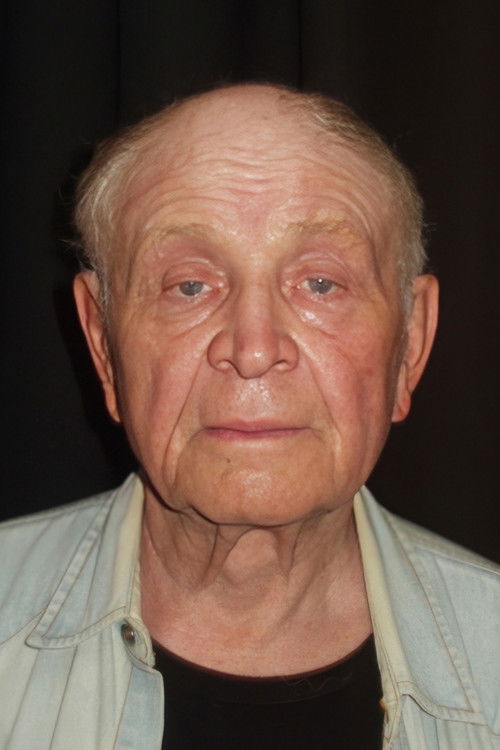 Miroslav Vrba as Otec Kohoutek