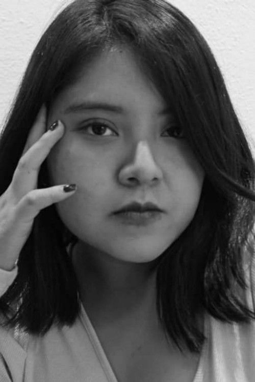 Edith Salvador as Extra #7