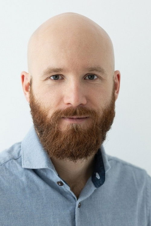 Martti Vaske as Dr. Esko