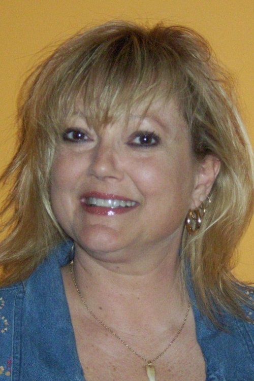 Laura Warner as Eunice