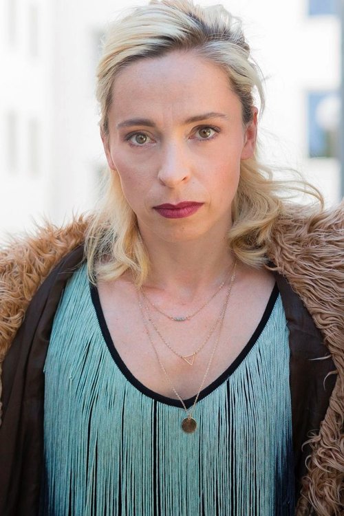 Katharina Behrens as Sascha