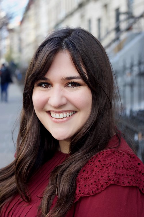 Kat Lindsay as Ellie