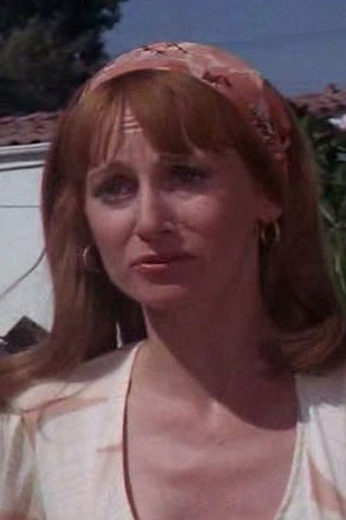 Rhiannon Vaughan as Gloria Adams
