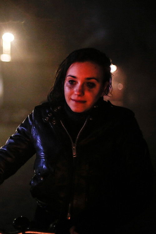 Eniko Anna Illesi as Virág