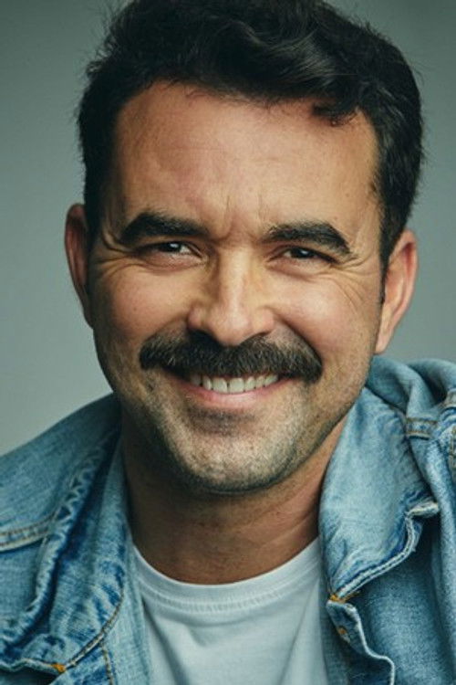 Borja Texeira as Alexis