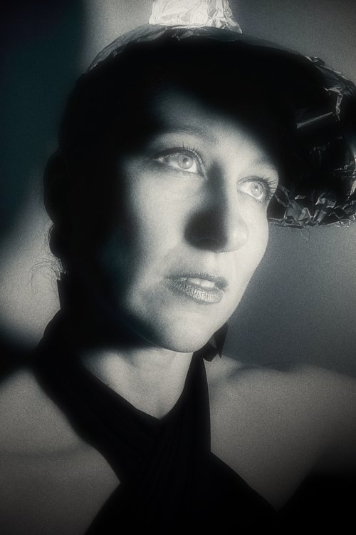 Sara Lynch as Sue Duffrey