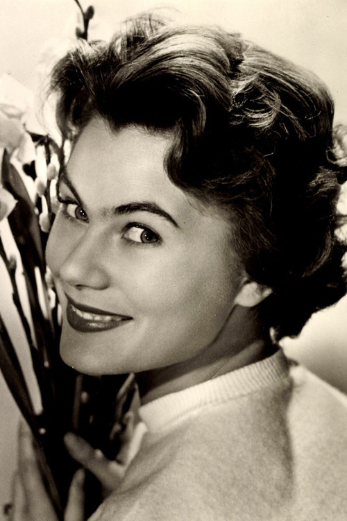 Eva Probst as Helene