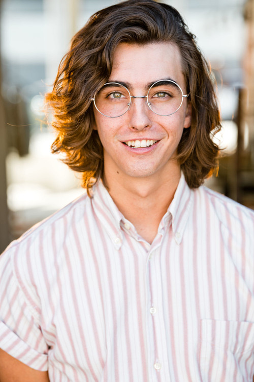 Larsen Deane as Delivery Guy