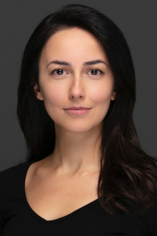 Ezgi Ay as Ebe Hanım